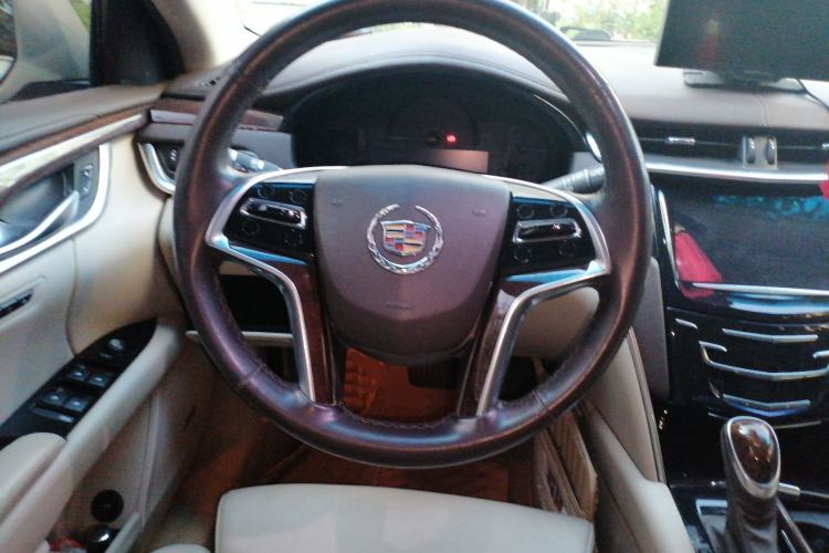 Used Cadillac XTS 2013 28T Luxury Model Steering Wheel