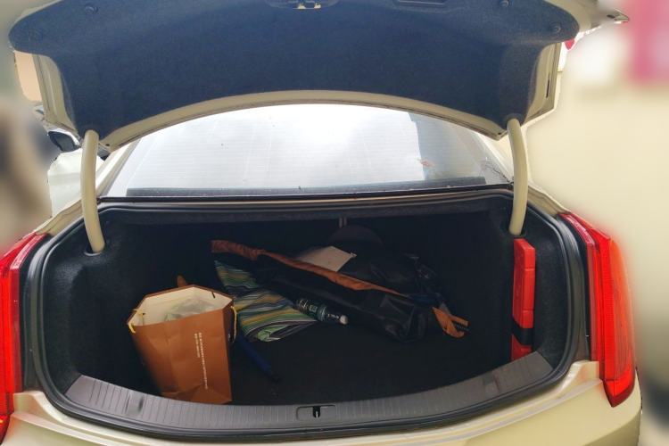 Used Cadillac XTS 2013 28T Comfort Model Trunk