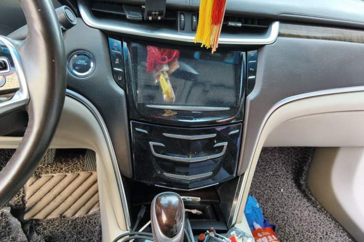 Used Cadillac XTS 2013 28T Leading Model Audio And AC Panel