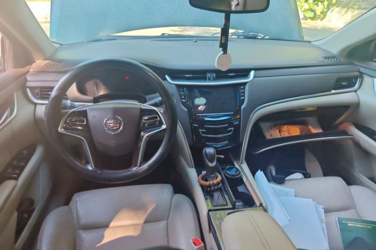 Used Cadillac XTS 2013 28T Elegant Model Center Console