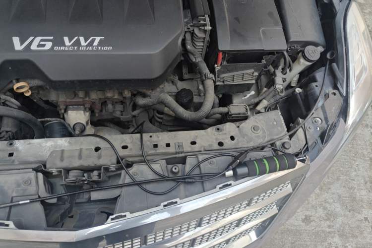 Used Cadillac XTS 2013 36S Platinum Edition Engine Bay Left
