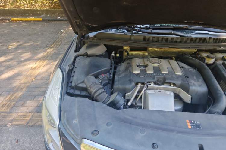 Used Cadillac XTS 2013 28T Elegant Model Engine Bay Right