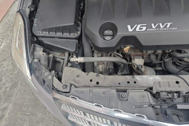 Used Cadillac XTS 2013 36S Platinum Edition Engine Bay Right