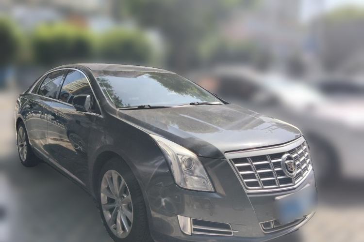 Used Cadillac XTS 2013 28T Leading Model Front Right 45 Deg