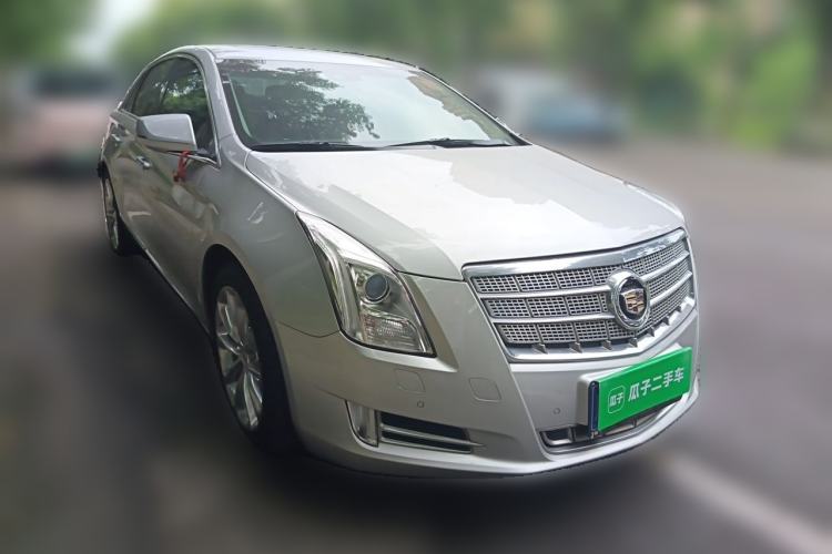 Used Cadillac XTS 2013 28T Leading Model Front Right 45 Deg