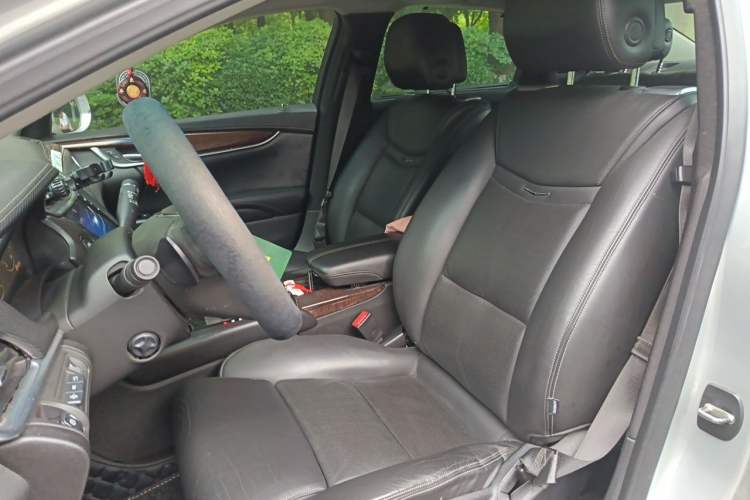 Used Cadillac XTS 2013 28T Leading Model Left Front Seat