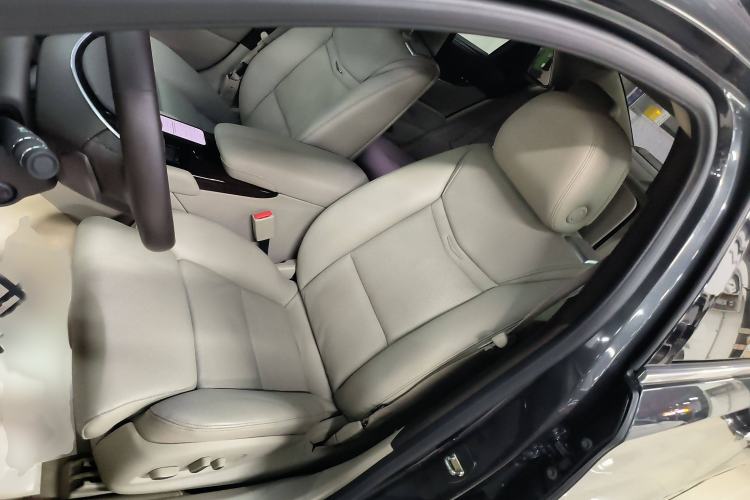 Used Cadillac XTS 2013 28T Leading Model Left Front Seat