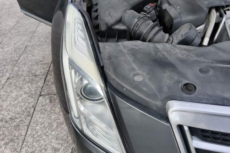 Used Cadillac XTS 2013 28T Leading Model Right Front Headlight