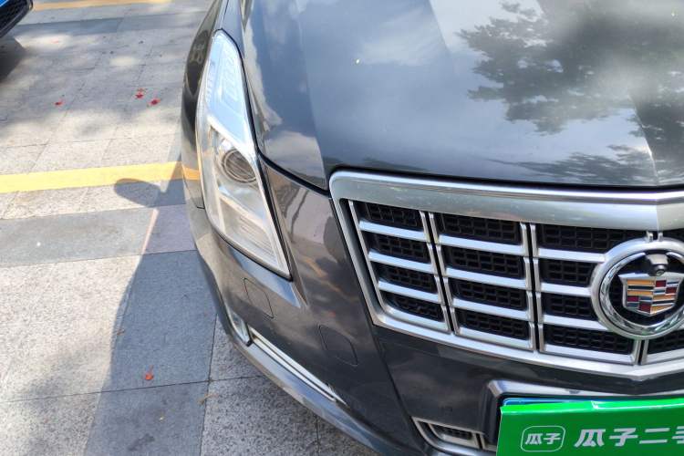 Used Cadillac XTS 2013 28T Tech Model Right Front Headlight