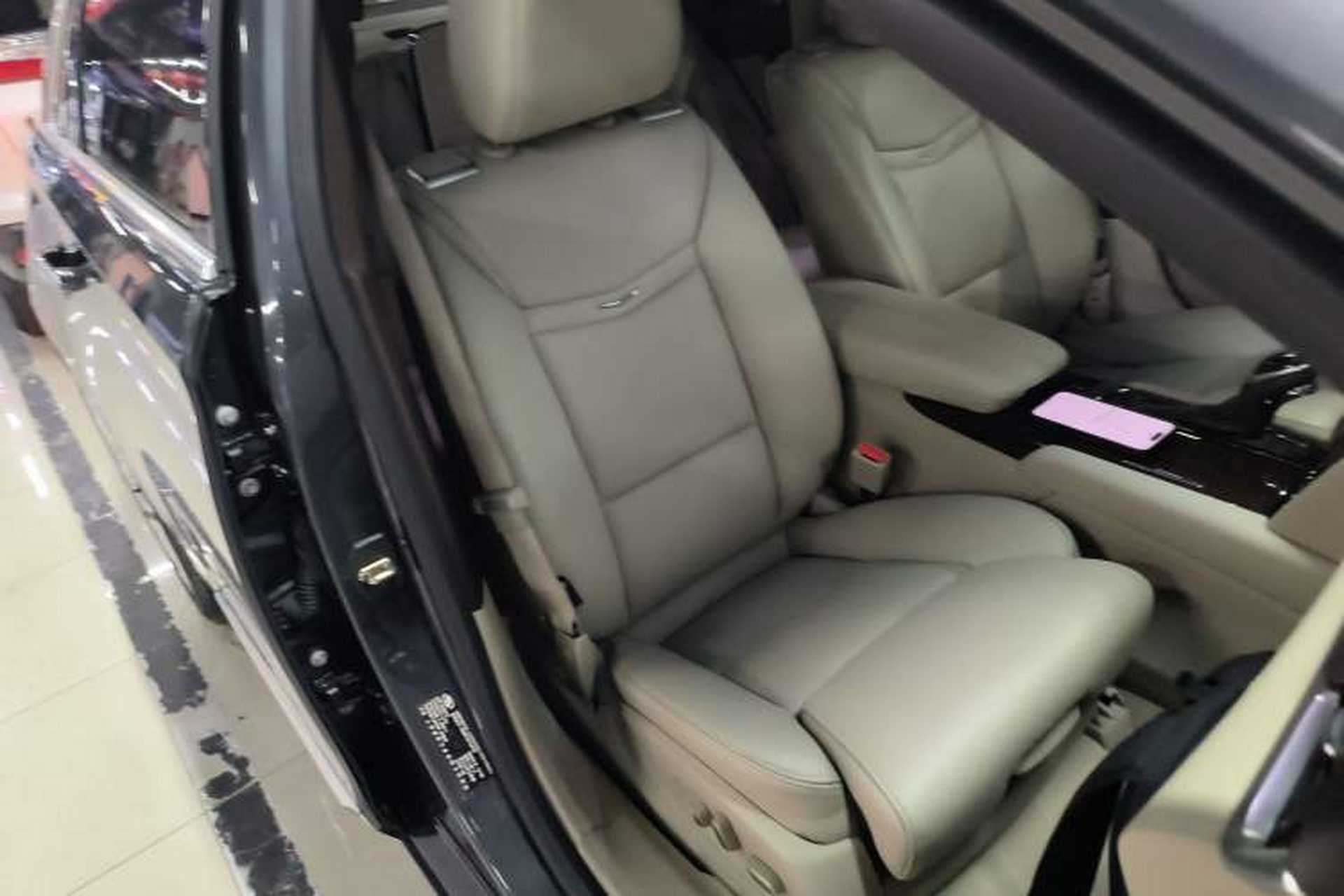 Used Cadillac XTS 2013 28T Leading Model Right Front Seat