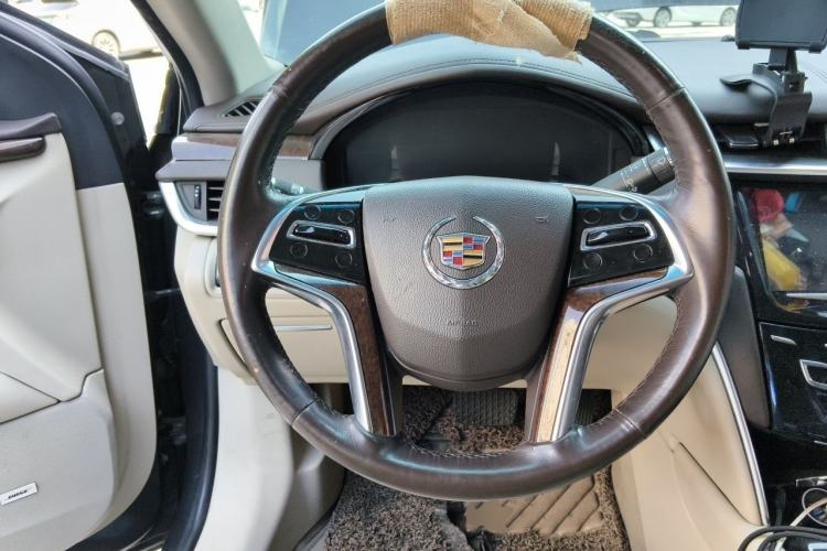 Used Cadillac XTS 2013 28T Leading Model Steering Wheel