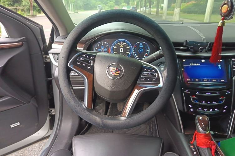 Used Cadillac XTS 2013 28T Leading Model Steering Wheel