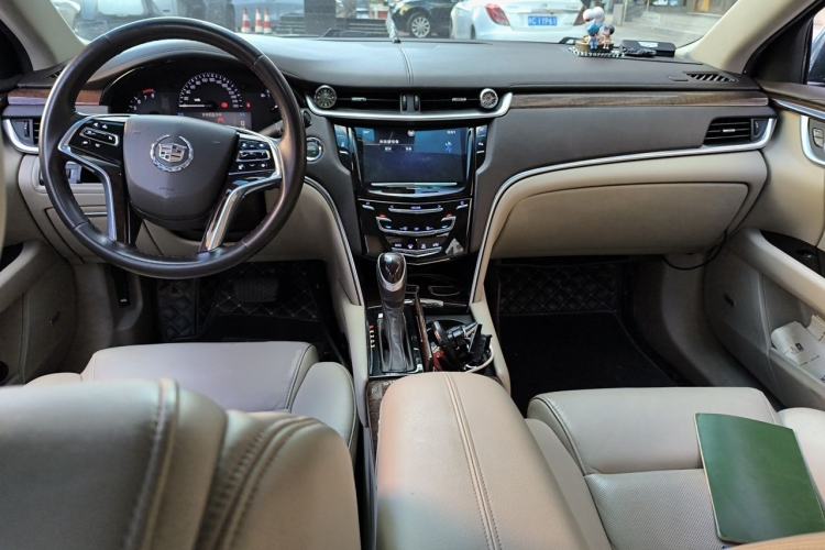 Used Cadillac XTS 2013 28T Comfort Model Center Console