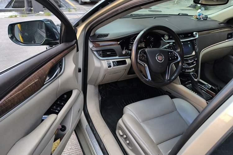 Used Cadillac XTS 2013 28T Comfort Model Driver Seat