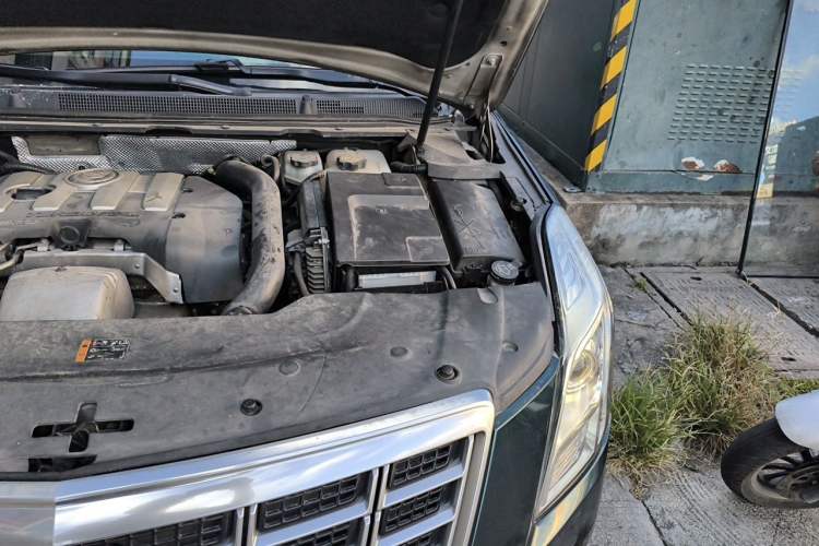 Used Cadillac XTS 2013 28T Comfort Model Engine Bay Left