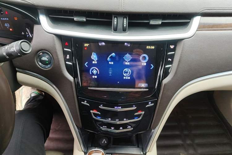 Used Cadillac XTS 2013 28T Elite Edition Audio And AC Panel