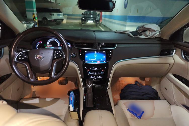 Used Cadillac XTS 2013 28T Comfort Model Center Console