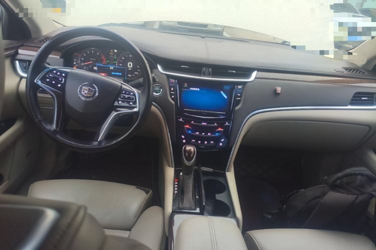 Used Cadillac XTS 2013 28T Luxury Model Center Console