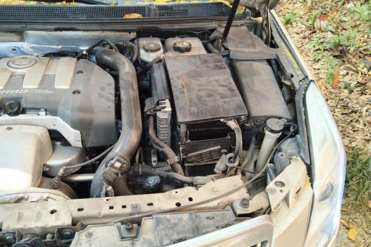 Used Cadillac XTS 2013 28T Comfort Model Engine Bay Left