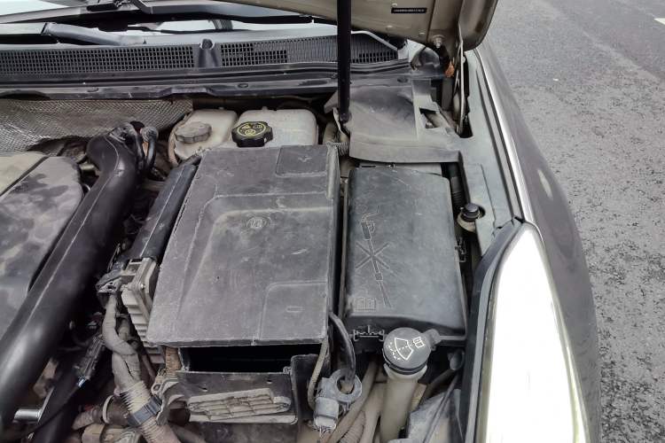 Used Cadillac XTS 2013 28T Leading Model Engine Bay Left