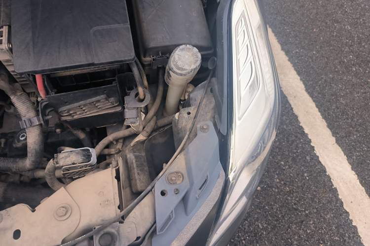 Used Cadillac XTS 2013 36S Platinum Edition Engine Bay Left