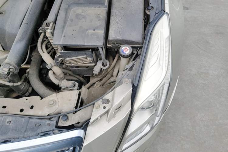 Used Cadillac XTS 2013 28T Elite Edition Engine Bay Left