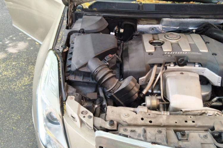 Used Cadillac XTS 2013 28T Comfort Model Engine Bay Right