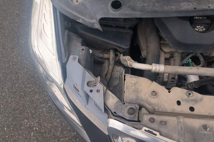 Used Cadillac XTS 2013 36S Platinum Edition Engine Bay Right