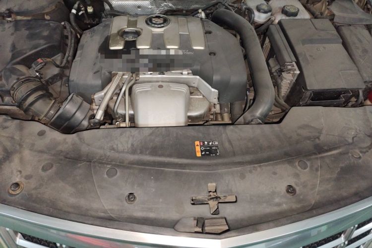 Used Cadillac XTS 2013 28T Comfort Model Engine Bay