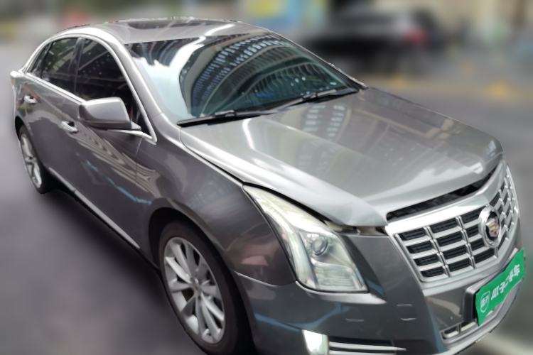 Used Cadillac XTS 2013 28T Leading Model Front Right 45 Deg