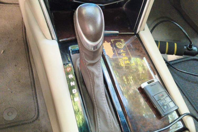 Used Cadillac XTS 2013 28T Comfort Model Gear Lever