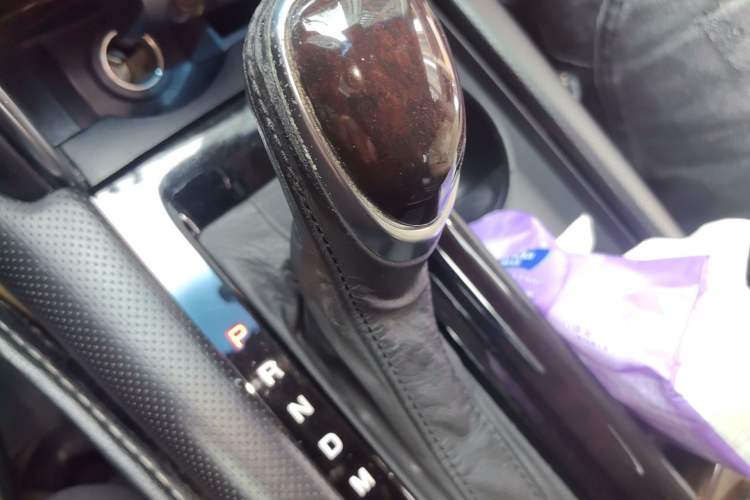 Used Cadillac XTS 2013 28T Leading Model Gear Lever