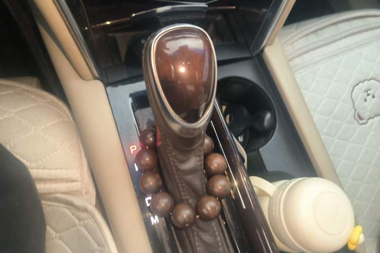 Used Cadillac XTS 2013 36S Platinum Edition Gear Lever
