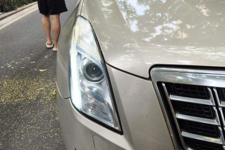 Used Cadillac XTS 2013 28T Comfort Model Right Front Headlight