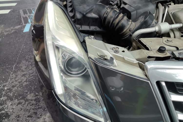 Used Cadillac XTS 2013 28T Leading Model Right Front Headlight