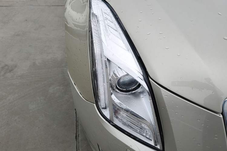 Used Cadillac XTS 2013 28T Elite Edition Right Front Headlight