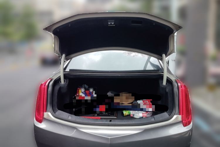 Used Cadillac XTS 2013 28T Leading Model Trunk