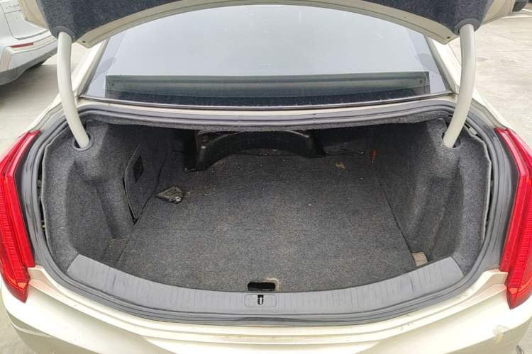 Used Cadillac XTS 2013 28T Elite Edition Trunk