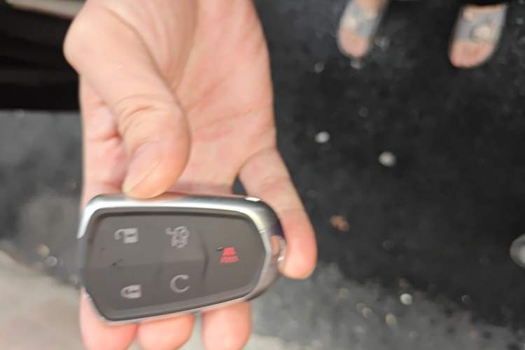 Used Cadillac XTS 2013 36S Platinum Edition Vehicle Key
