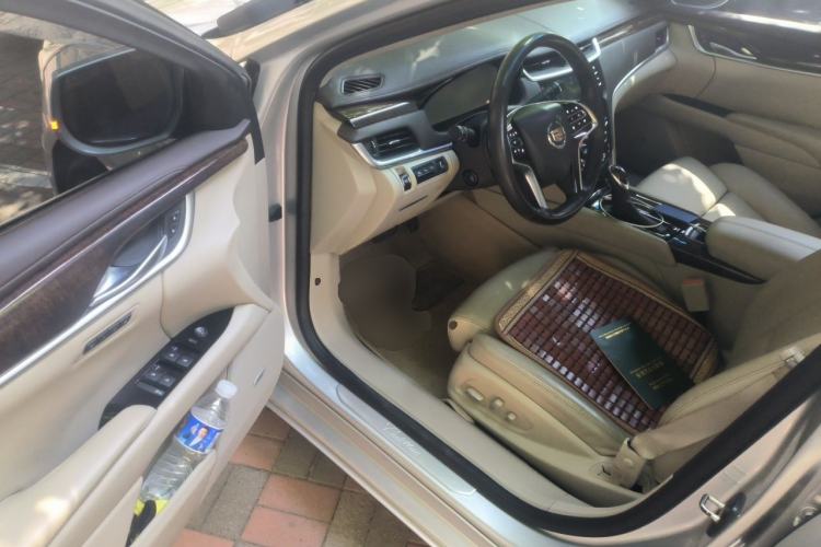 Used Cadillac XTS 2013 36S Platinum Edition Driver Seat
