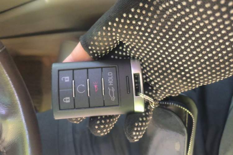Used Cadillac XTS 2013 36S Platinum Edition Vehicle Key