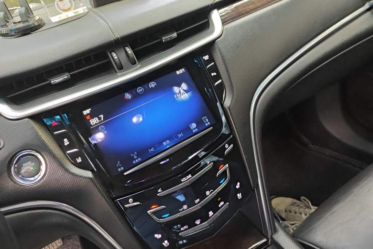 Used Cadillac XTS 2013 28T Luxury Model Audio And AC Panel