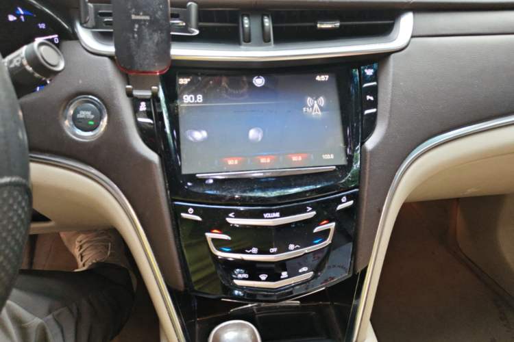 Used Cadillac XTS 2013 28T Comfort Model Audio And AC Panel