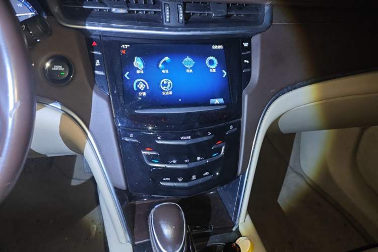 Used Cadillac XTS 2013 28T Elegant Model Audio And AC Panel