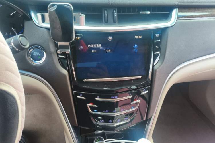 Used Cadillac XTS 2013 28T Elite Edition Audio And AC Panel