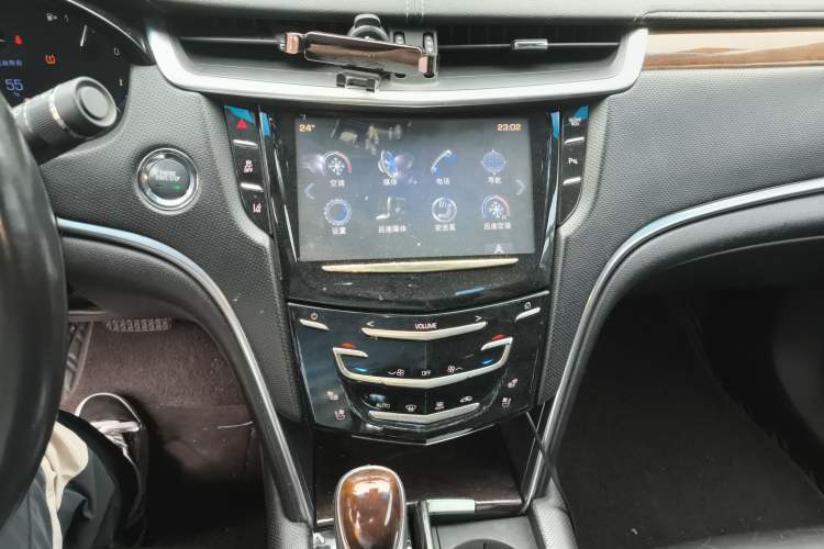 Used Cadillac XTS 2013 28T Luxury Model Audio And AC Panel