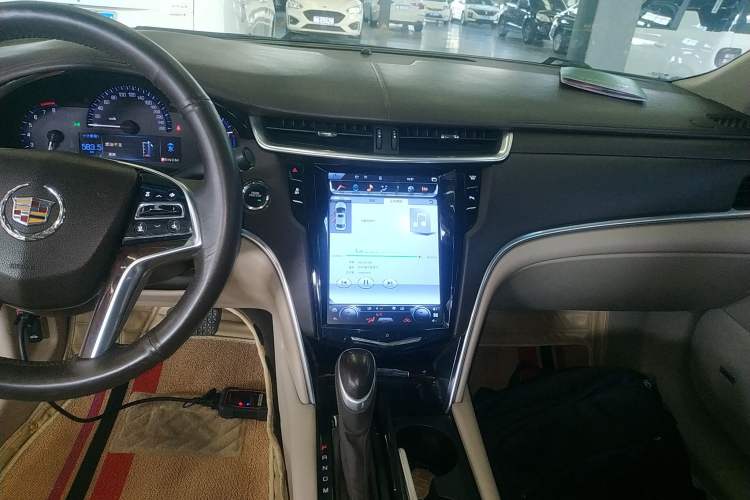 Used Cadillac XTS 2013 28T Comfort Model Audio And AC Panel