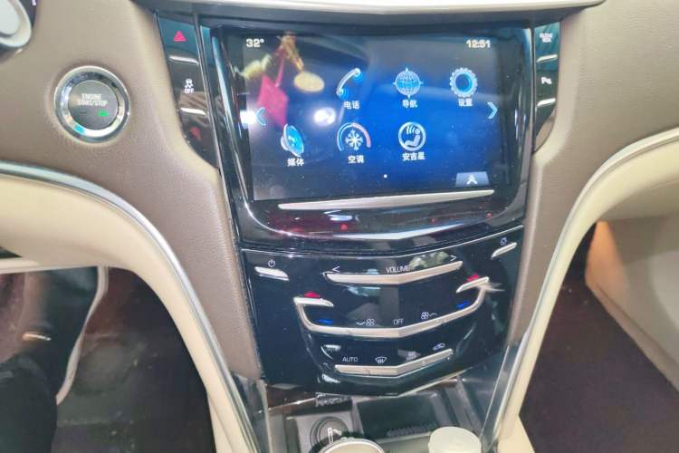 Used Cadillac XTS 2013 28T Comfort Model Audio And AC Panel
