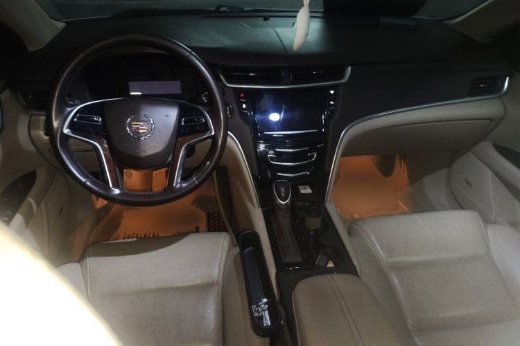 Used Cadillac XTS 2013 28T Comfort Model Center Console