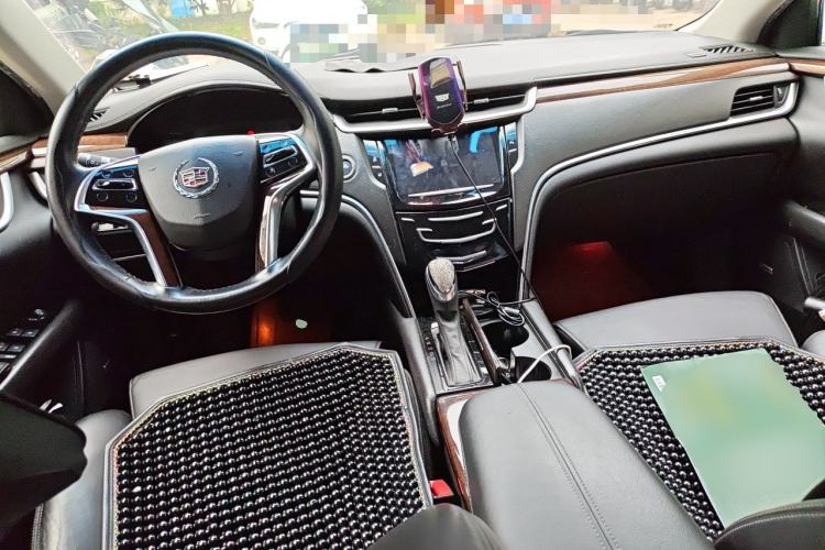Used Cadillac XTS 2013 28T Luxury Model Center Console